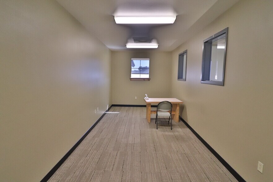 More Photos Of 502 33rd St, Cody Medical For Sale