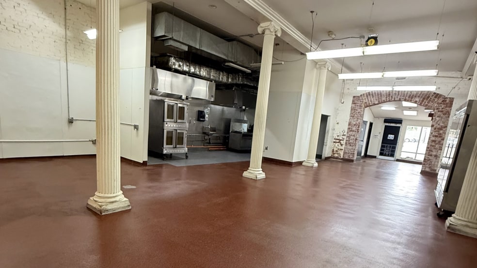 More Photos Of 5836-5838 San Pablo Ave, Emeryville Storefront Retail Residential For Lease