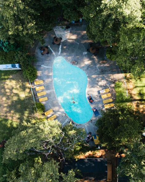 More Photos Of 4727 Dunsmuir Ave, Dunsmuir Hotel For Sale