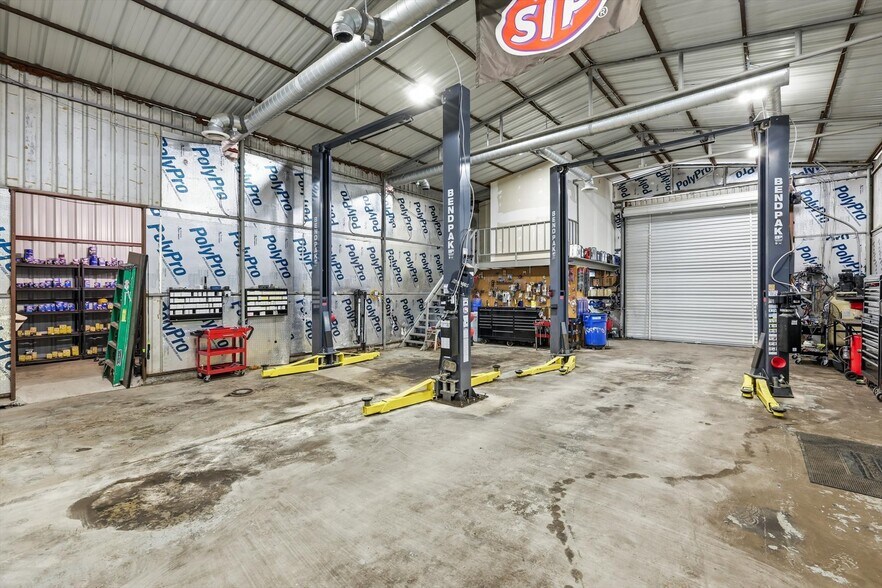 More Photos Of 103 W Franklin St, Alvord General Retail For Sale