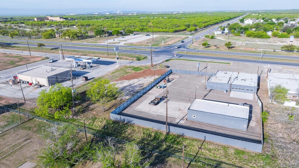 More Photos Of 769 Arnold Blvd, Abilene Flex For Sale