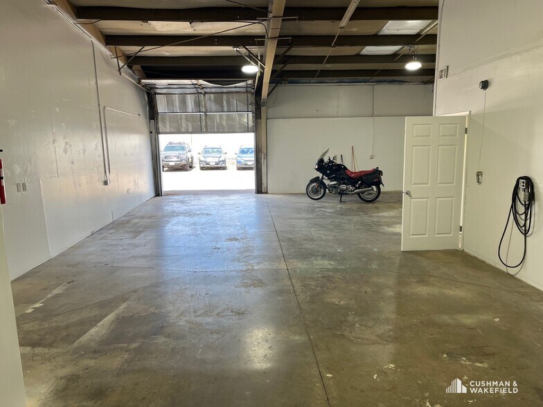 More Photos Of 1627-1631 E Lincoln Ave, Fort Collins Service For Lease