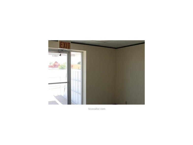 More Photos Of 1300 S Texas Ave, Bryan Freestanding For Sale