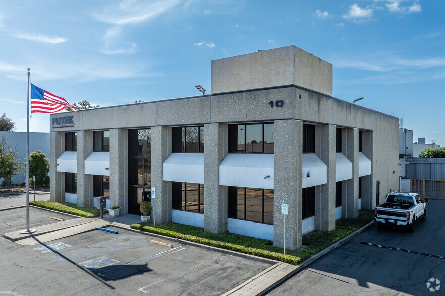 More Photos Of 10 Thomas, Irvine Light Manufacturing For Sale