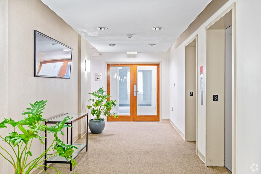 More Photos Of 8233 Old Courthouse Rd, Vienna Medical For Lease