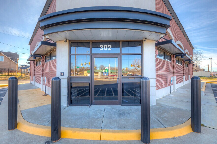 More Photos Of 302 S Lewis Ave, Tulsa Medical For Lease