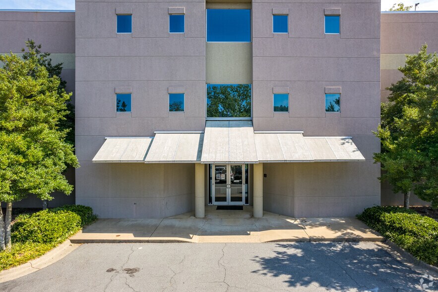 More Photos Of 2222 Cottondale Ln, Little Rock Office For Lease