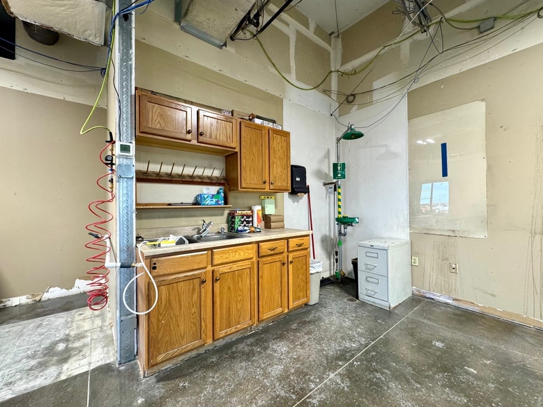More Photos Of 3521 Antelope Ave, Kearney Manufacturing For Sale