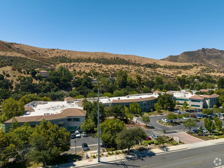 More Photos Of 28632 Roadside Dr, Agoura Hills Office For Lease