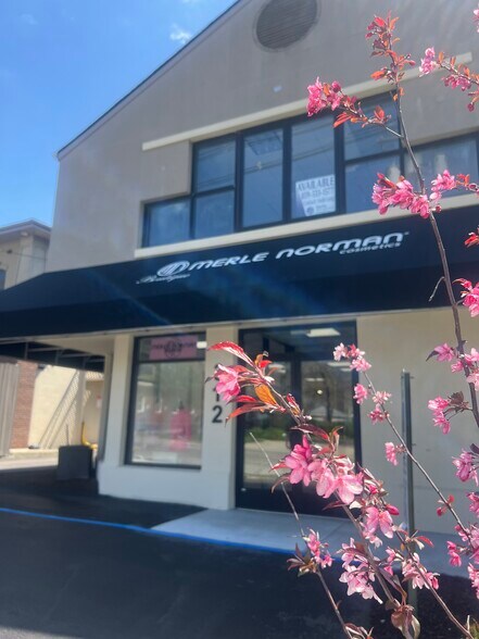 More Photos Of 312 S Ashland Ave, Lexington Freestanding For Lease
