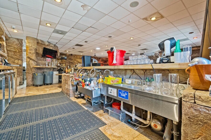 More Photos Of 200 N J St, Tulare Restaurant For Lease