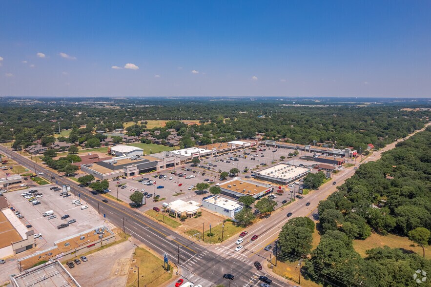 More Photos Of 1701 W Randol Mill Rd, Arlington Unknown For Sale