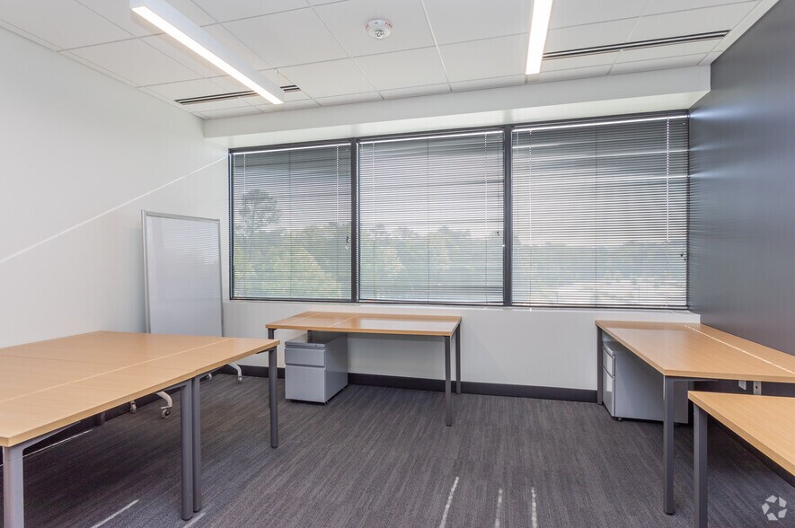 More Photos Of 600 Park Offices Dr, Durham Coworking Space