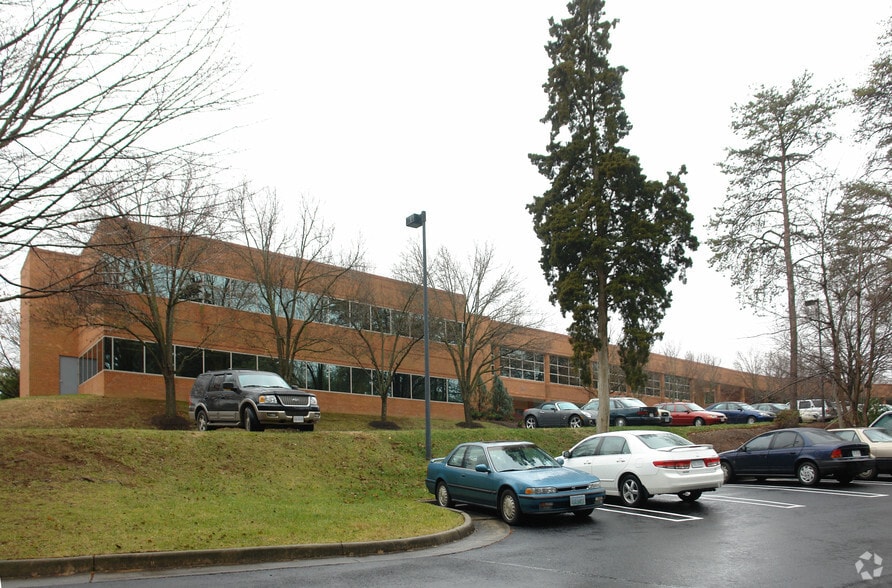 More Photos Of 2800-2840 Electric Rd, Roanoke Office For Lease