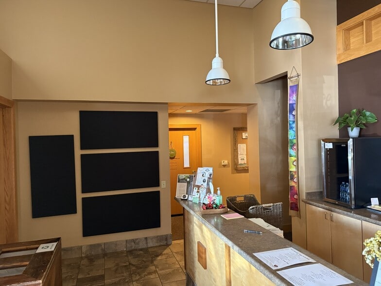 Primary Photo Of 560 Park Ave, Prairie Du Sac Flex For Lease