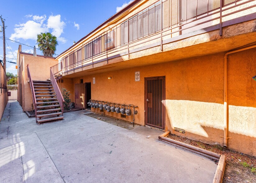 More Photos Of 1410 French St, Santa Ana Apartments For Sale