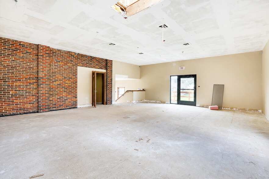 More Photos Of 302 S 2nd St, Polk City Lodge Meeting Hall For Sale
