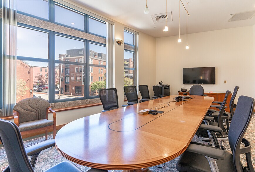 More Photos Of 1 Market St, Portland Office For Lease