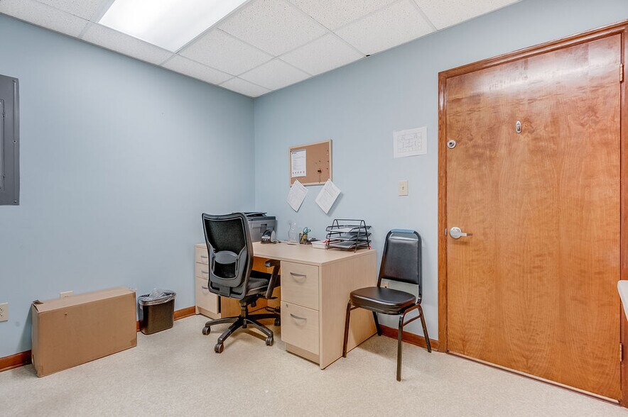 More Photos Of 231 Memorial Dr, Jacksonville Medical For Sale