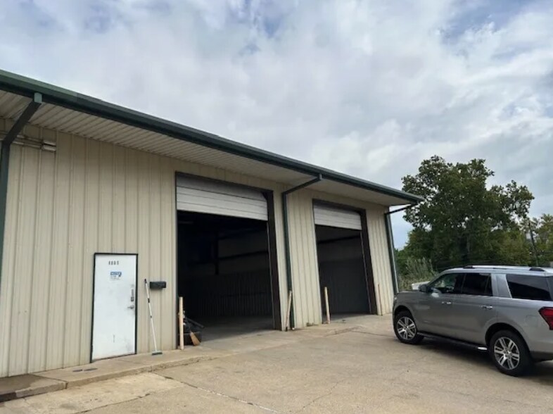 More Photos Of 1070 Pearl Dr, Bossier City Distribution For Lease