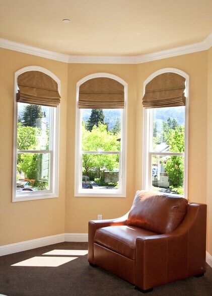 More Photos Of 1420-1428 Main St, Saint Helena Hotel For Sale