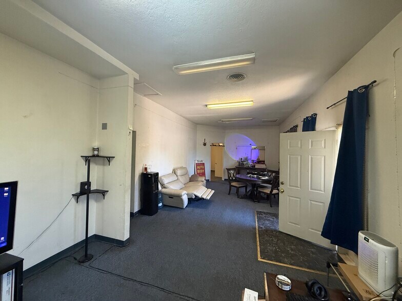 More Photos Of 2651 Henderson, Redding Warehouse For Sale