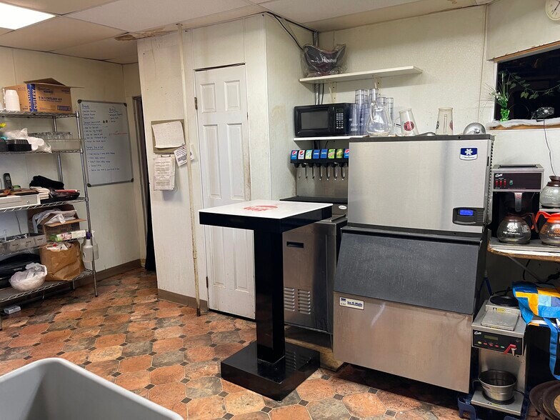 More Photos Of 288 Genesee St, Auburn Storefront Retail Residential For Sale