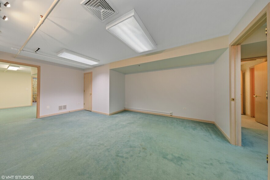 More Photos Of 27W140 Roosevelt Rd, Winfield Medical For Lease