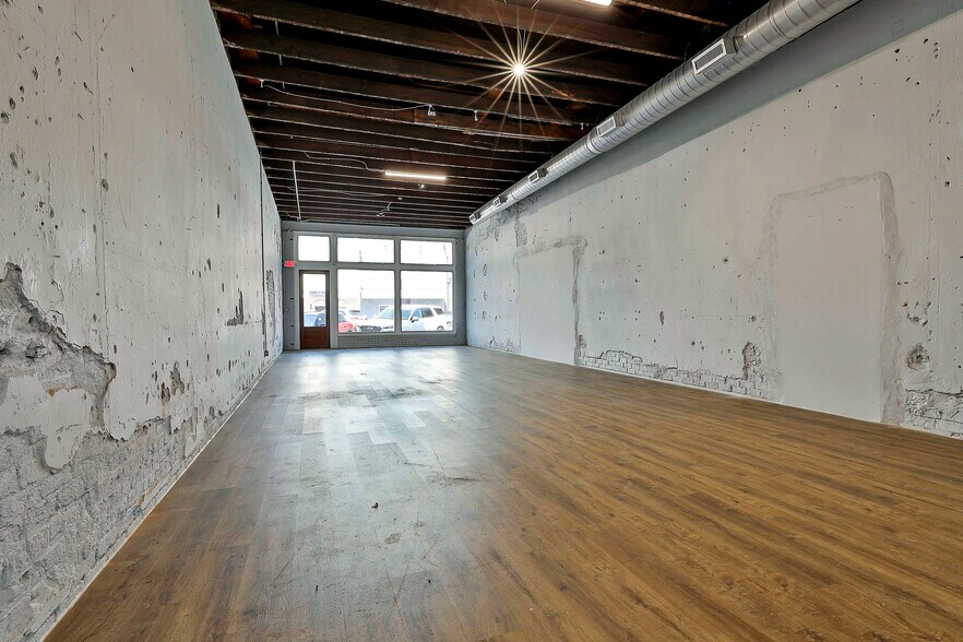 More Photos Of 7 Jackson St, Newnan Storefront For Lease