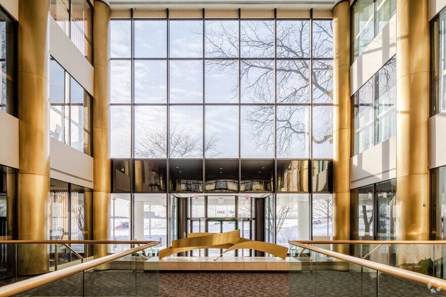 More Photos Of 3501 Algonquin Rd, Rolling Meadows Office For Lease