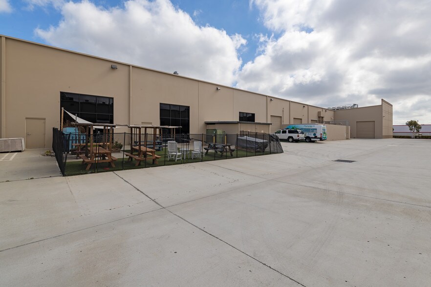 More Photos Of 1441 Montiel Rd, Escondido Warehouse For Lease
