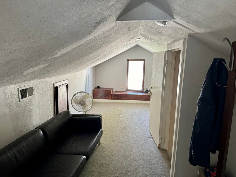 More Photos Of 5737 Burwell St, Houston Office Residential For Sale