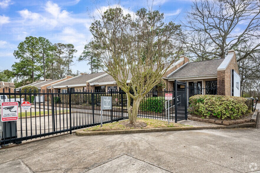 More Photos Of 2611 FM 1960 Rd, Houston Unknown For Lease