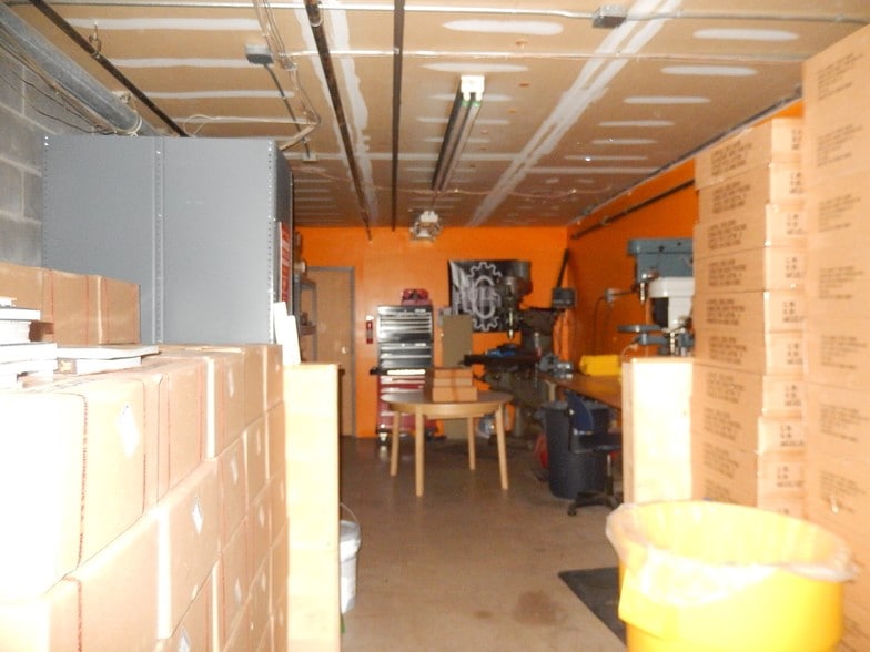 More Photos Of 400 Chapel Rd, South Windsor Light Manufacturing For Sale