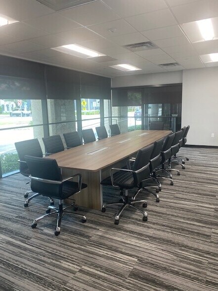 More Photos Of 101 NE 3rd Ave, Fort Lauderdale Office For Lease