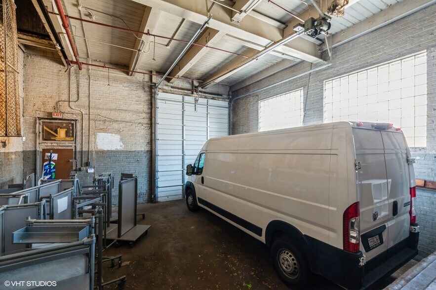 More Photos Of 5041-5047 N Western Ave, Chicago Flex For Lease