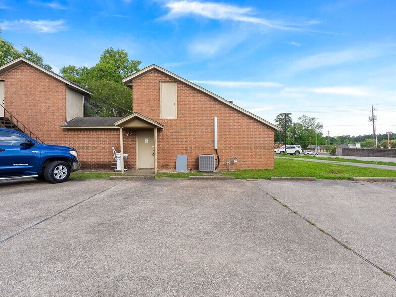 More Photos Of 602 S John Redditt Dr, Lufkin Office For Lease