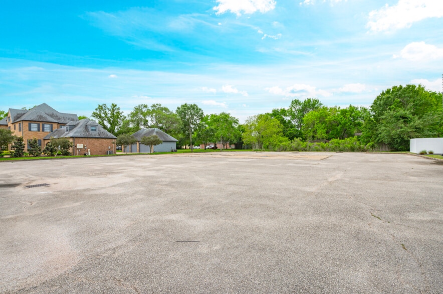More Photos Of 310 Friendswood Dr, Friendswood Land For Lease