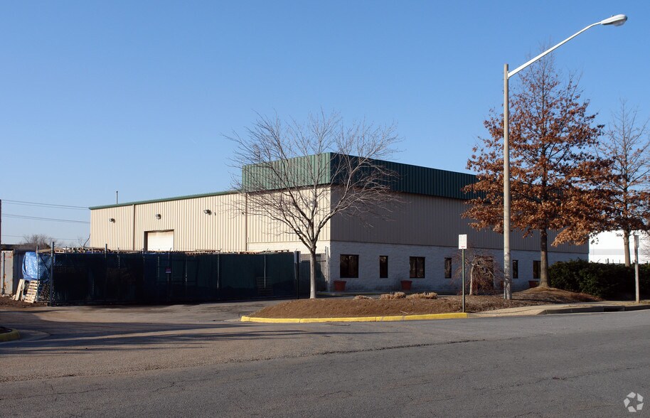 Primary Photo Of 14601 Flint Lee Rd, Chantilly Warehouse For Lease
