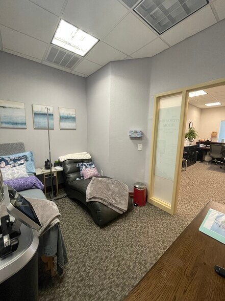More Photos Of 14090 Metropolis Ave, Fort Myers Medical For Lease