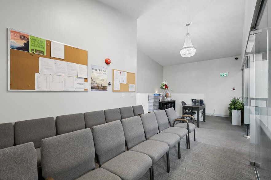 More Photos Of 232 8A St NE, Calgary Religious Facility For Sale