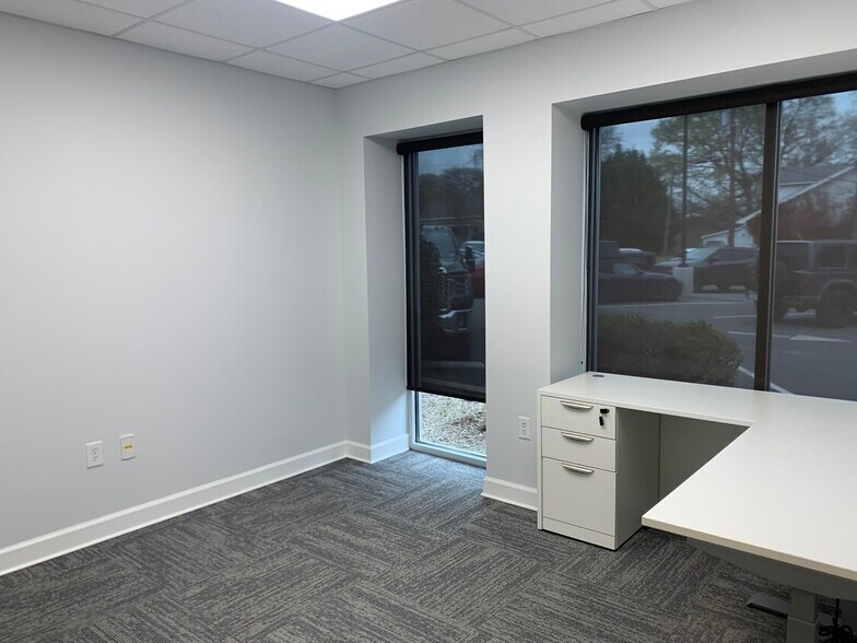 More Photos Of 85 E Catawba St, Belmont Office For Lease