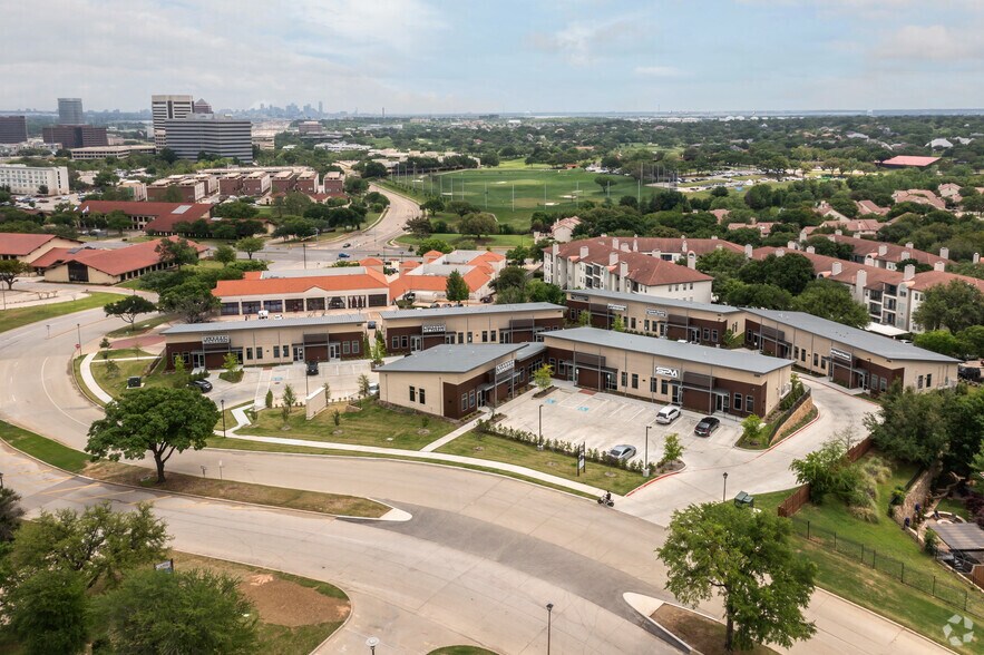 More Photos Of 200-240 O’Connor Ridge Blvd, Irving Medical For Sale