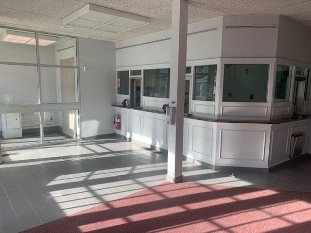 More Photos Of 30 Main St, Topsfield Unknown For Lease