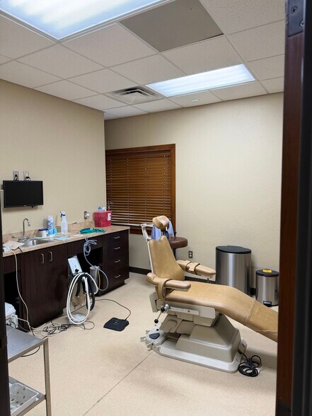 More Photos Of 1224 SW 104th St, Oklahoma City Medical For Lease
