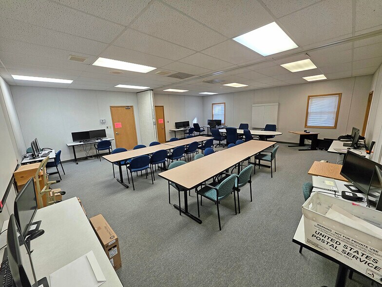 More Photos Of 100 Prushnok Dr, Punxsutawney Office For Sale