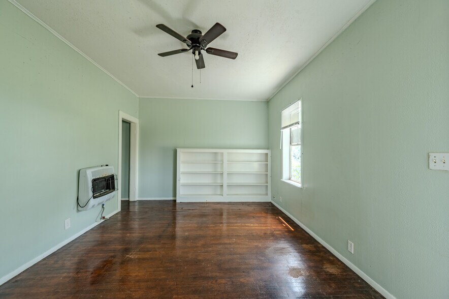 More Photos Of 732 W Alice Ave, Kingsville Apartments For Sale