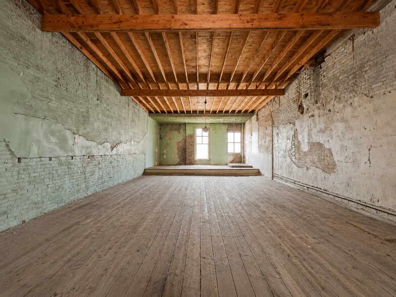 More Photos Of 212 N Liberty St, Jackson Storefront Retail Office For Lease