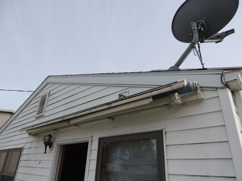 More Photos Of 726 Valley Rd, Menasha Bar For Sale