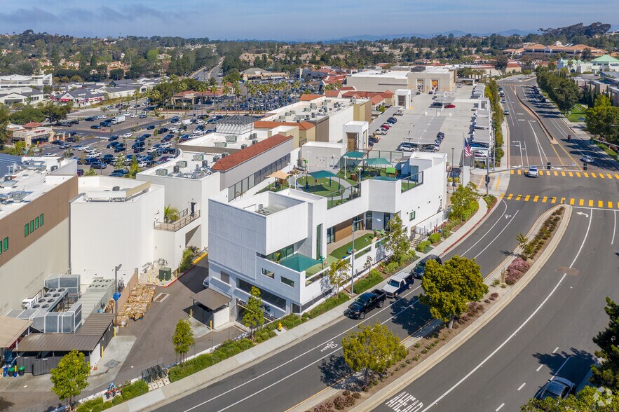 More Photos Of 3433-3545 Del Mar Heights Rd, San Diego Unknown For Lease